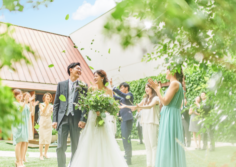 Now get out to the verdant garden beyond the chapel’s doors. Showered with congratulatory smiles and leaves, you share the blissful moment with your guests.